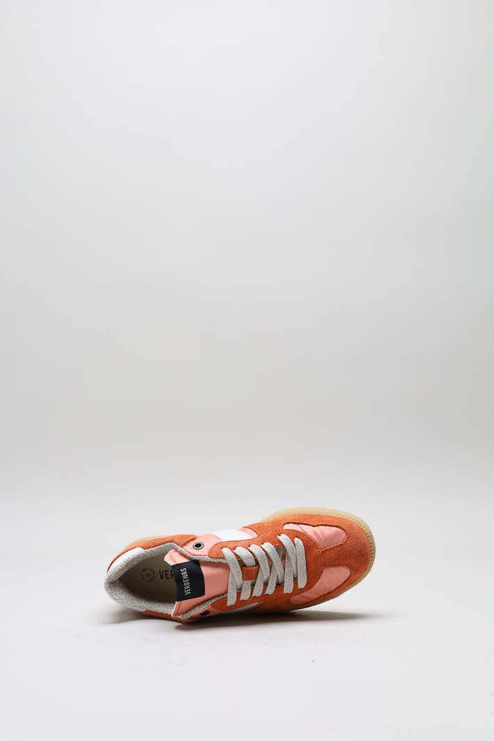 zoom in on Koraal Sneaker image Koraal Sneaker image