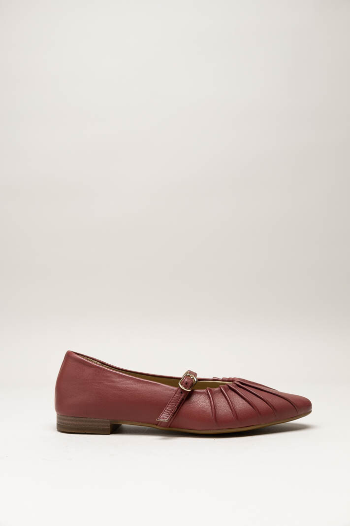 Bordeaux Ballerina