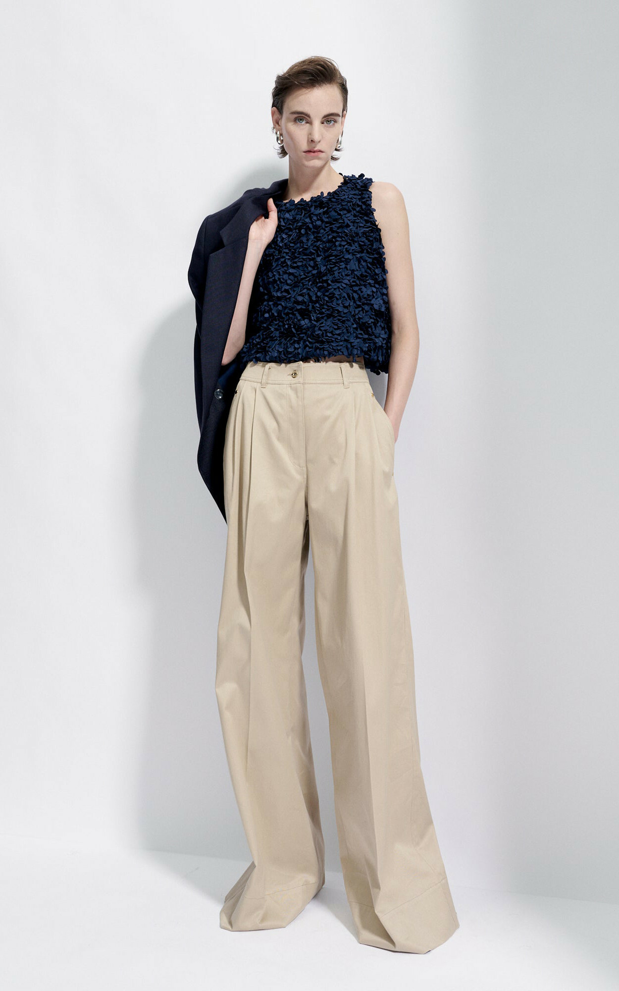 zoom in on Blauw Blouse image Blauw Blouse image