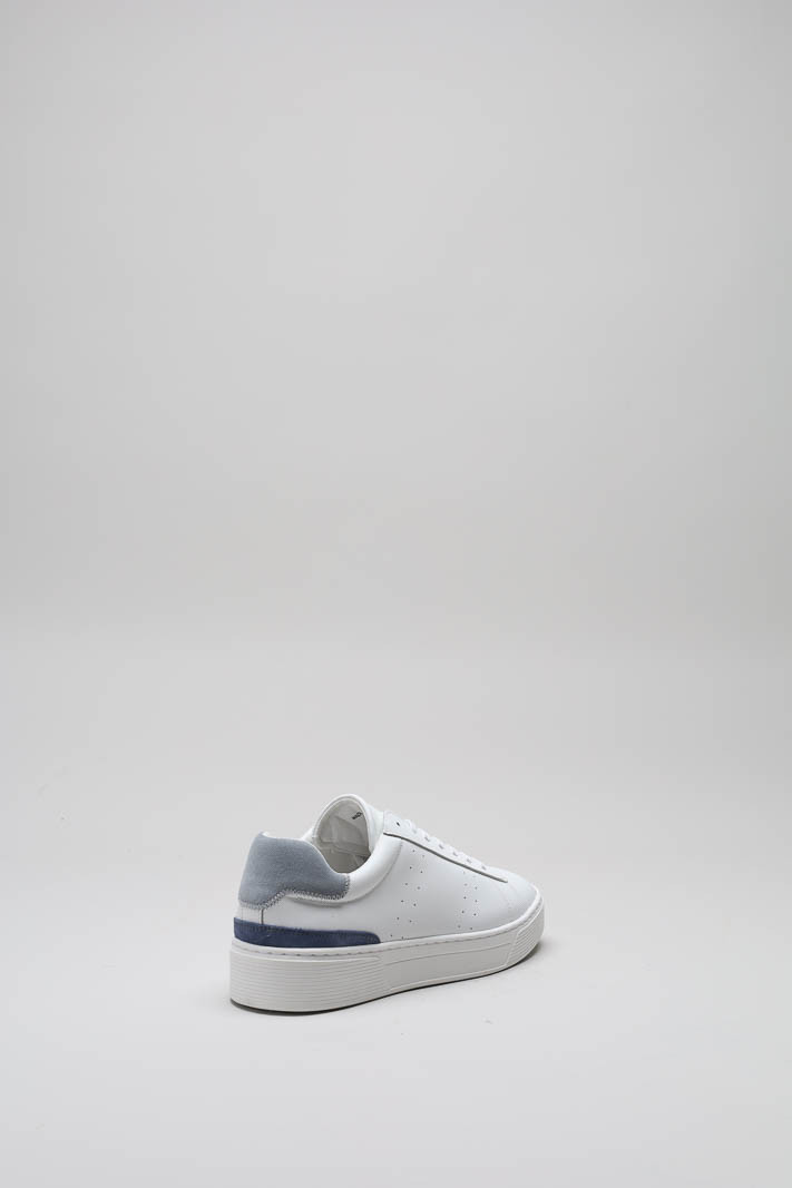 zoom in on Wit Sneaker image Wit Sneaker image
