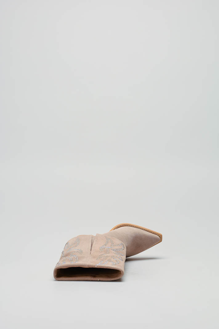 zoom in on Beige Enkellaars hak image Beige Enkellaars hak image