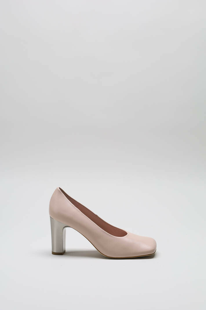 zoom in on Nude Pump image Nude Pump image
