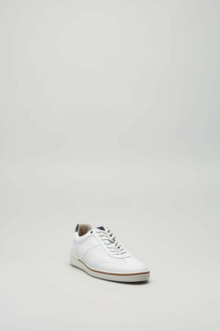zoom in on Wit Sneaker image Wit Sneaker image
