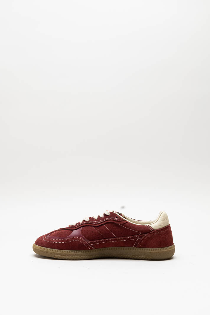 Bordeaux Sneaker image
