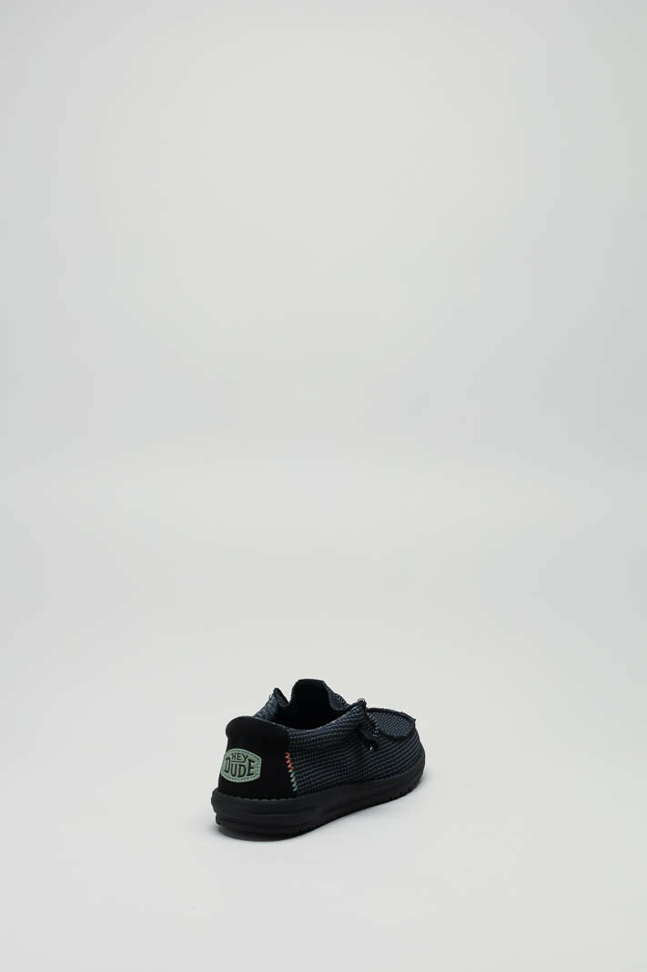 zoom in on Zwart Sneaker image Zwart Sneaker image