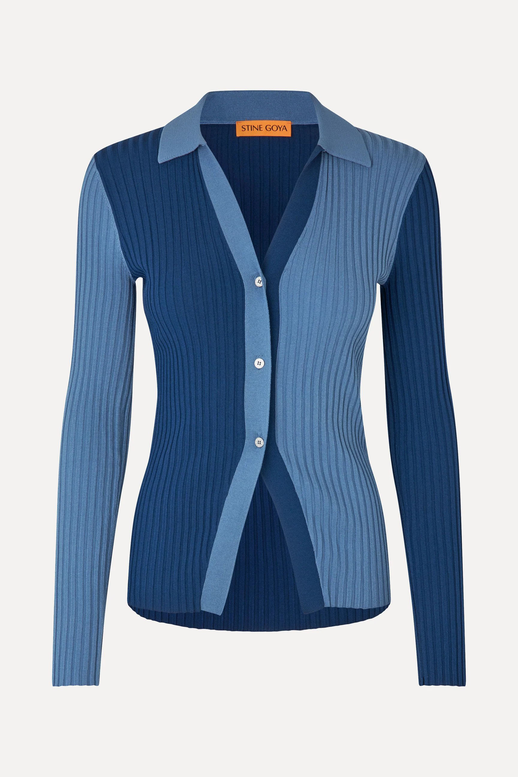 zoom in on Blauw Cardigan image Blauw Cardigan image
