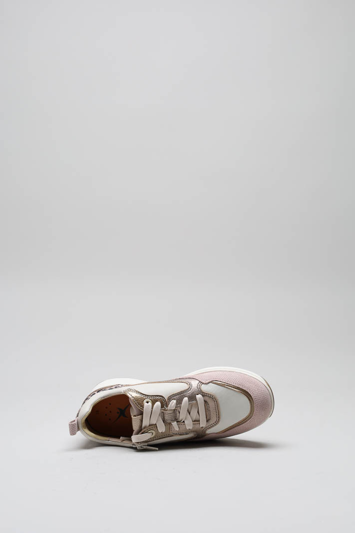 zoom in on Roze Sneaker image Roze Sneaker image