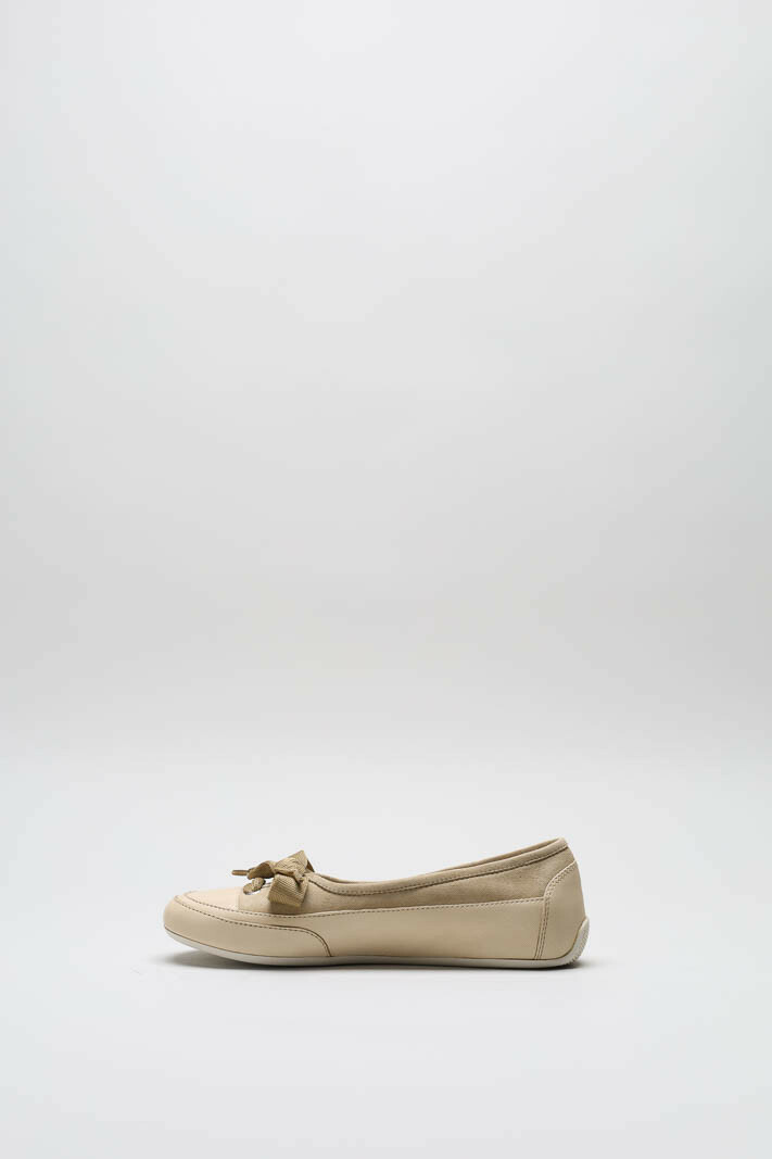 zoom in on Lichtbeige Ballerina image Lichtbeige Ballerina image