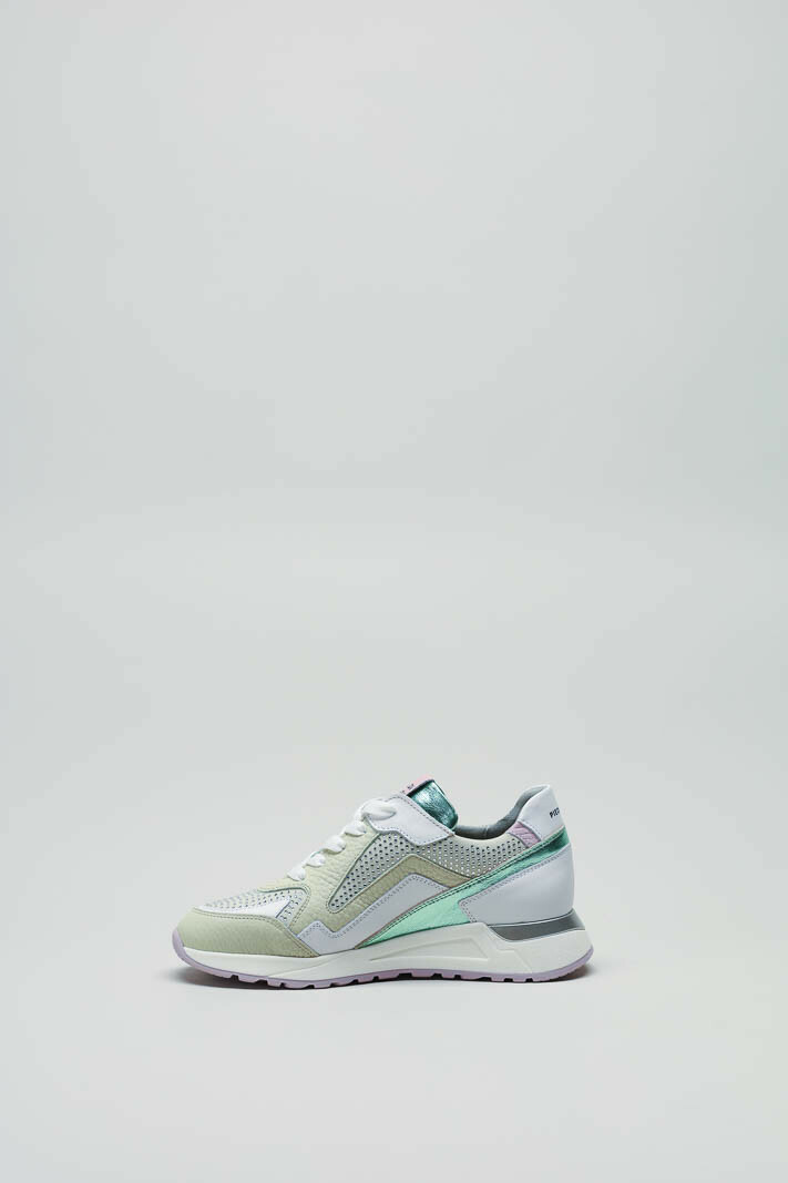 zoom in on Lichtgroen Sneaker image Lichtgroen Sneaker image
