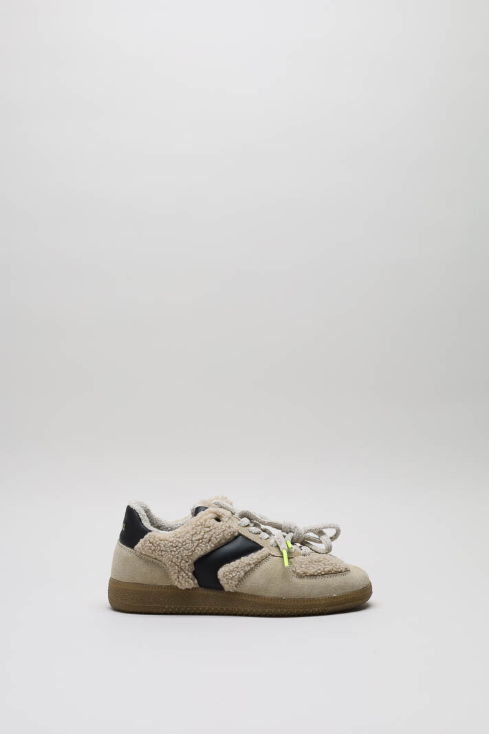 Beige Sneaker