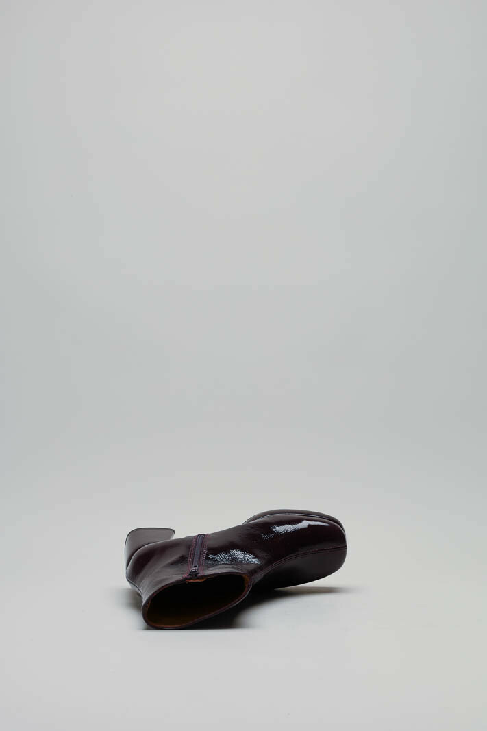 zoom in on Bordeaux Enkellaars hak image Bordeaux Enkellaars hak image