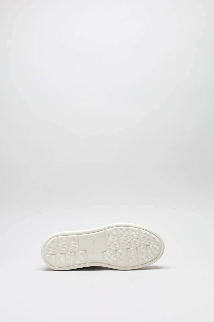 zoom in on Wit Sneaker image Wit Sneaker image