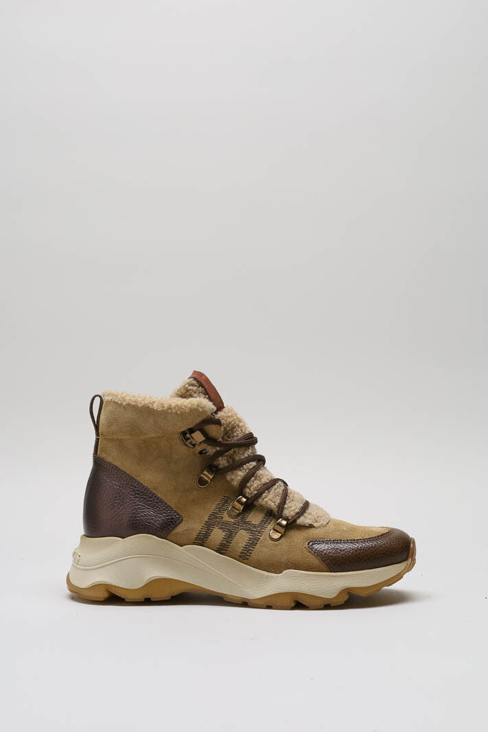 Camel Sneaker