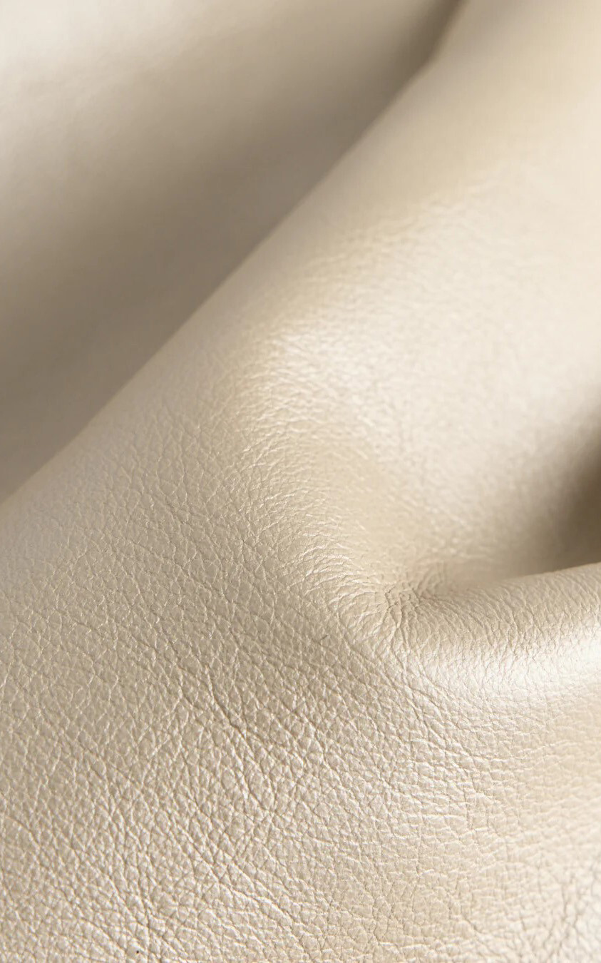 Lichtbeige Cross body image