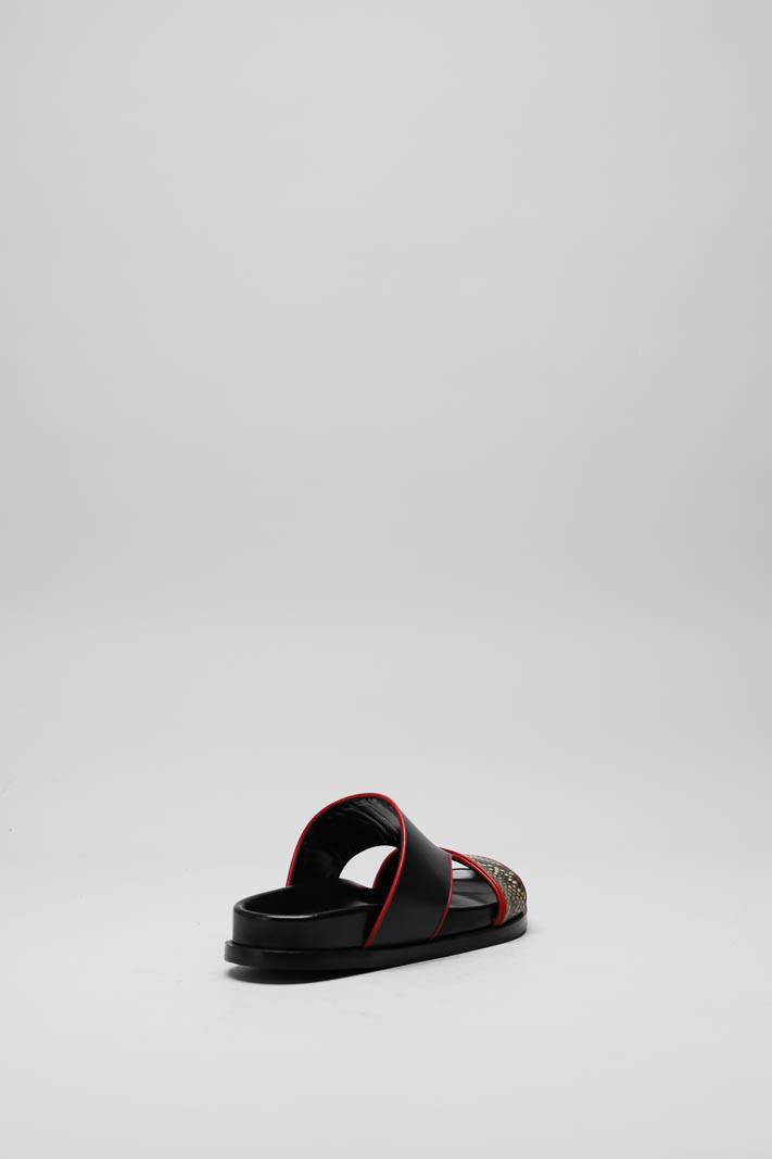 zoom in on Zwart Slipper image Zwart Slipper image