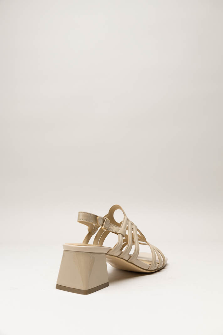 Beige Sandaal hak image