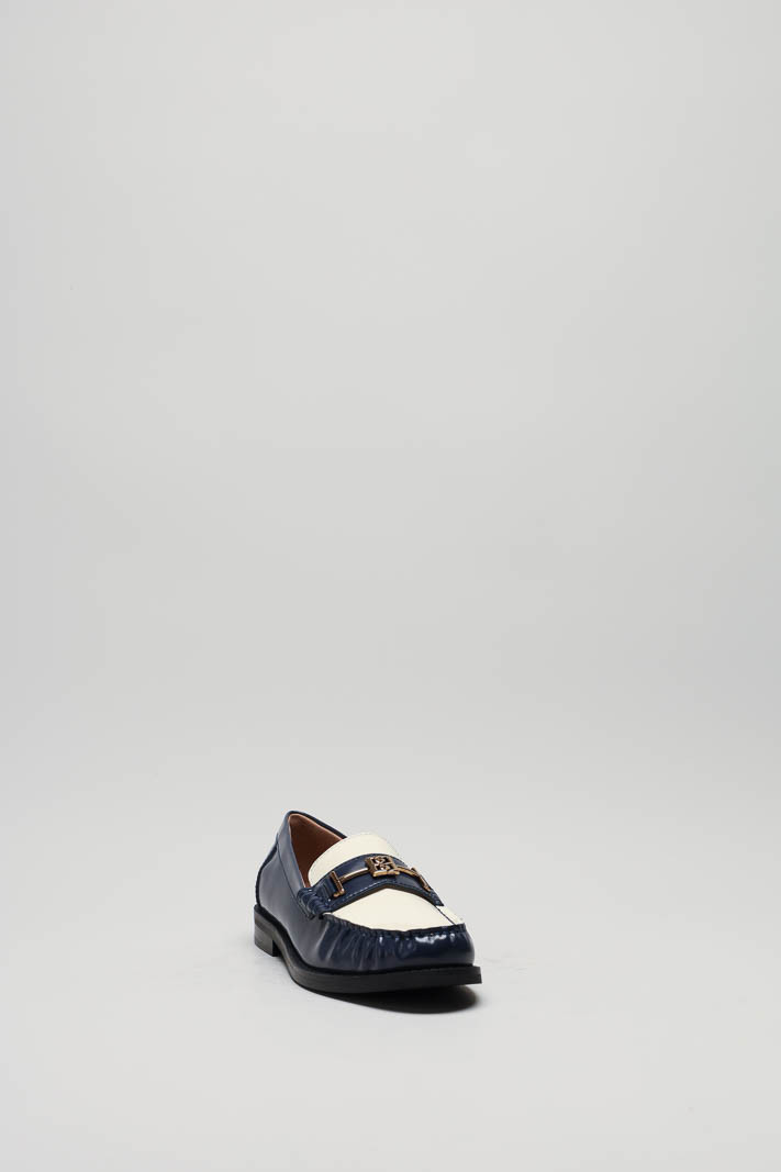 zoom in on Donkerblauw Mocassin image Donkerblauw Mocassin image