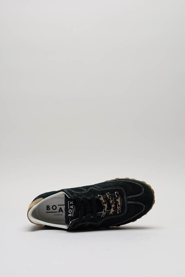 zoom in on Zwart Sneaker image Zwart Sneaker image