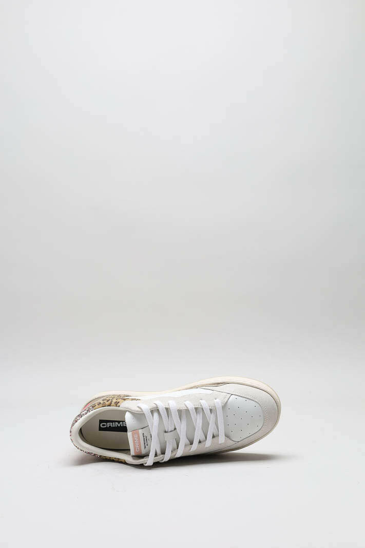 zoom in on Wit Sneaker image Wit Sneaker image