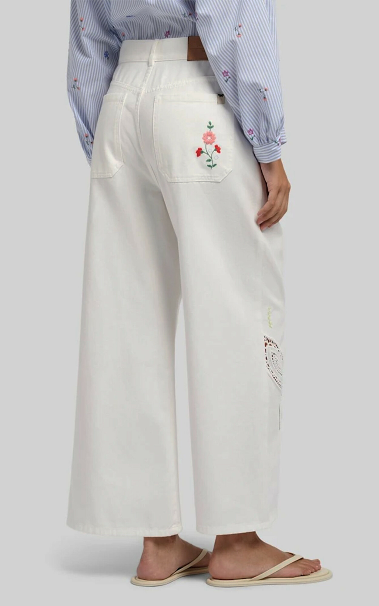 zoom in on Ecru Broek image Ecru Broek image