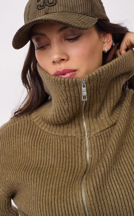 Kaki Cardigan image