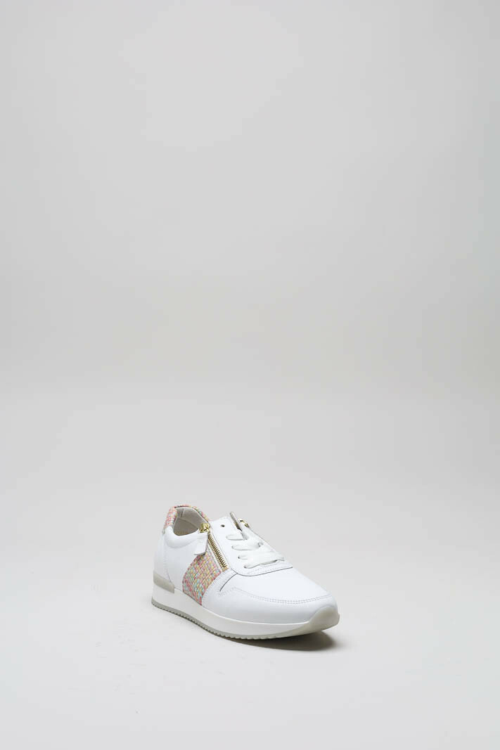zoom in on Wit Sneaker image Wit Sneaker image