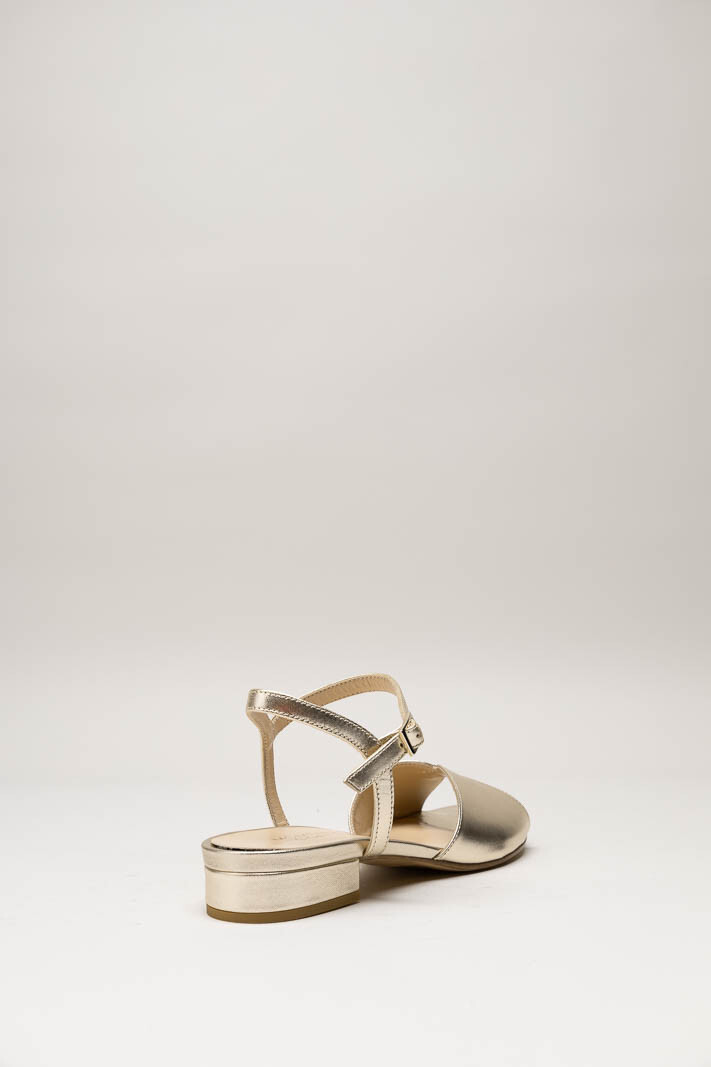 Goud Sandaal plat image