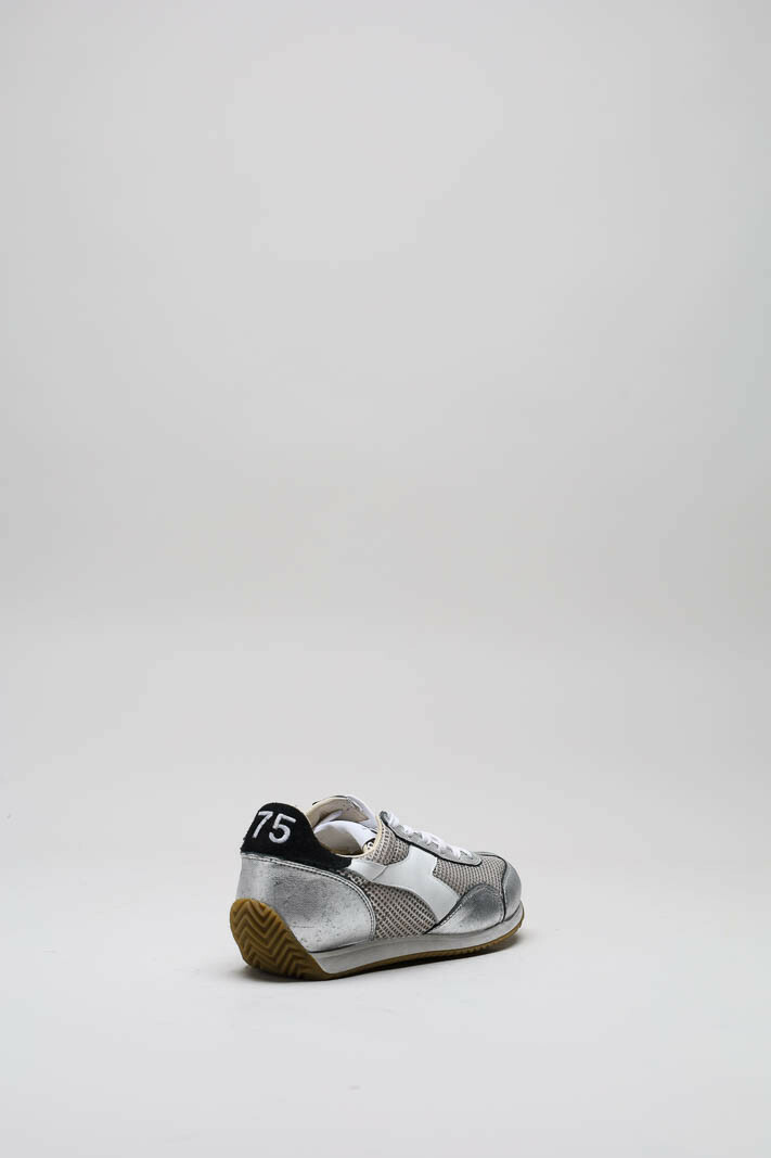 zoom in on Zilver Sneaker image Zilver Sneaker image