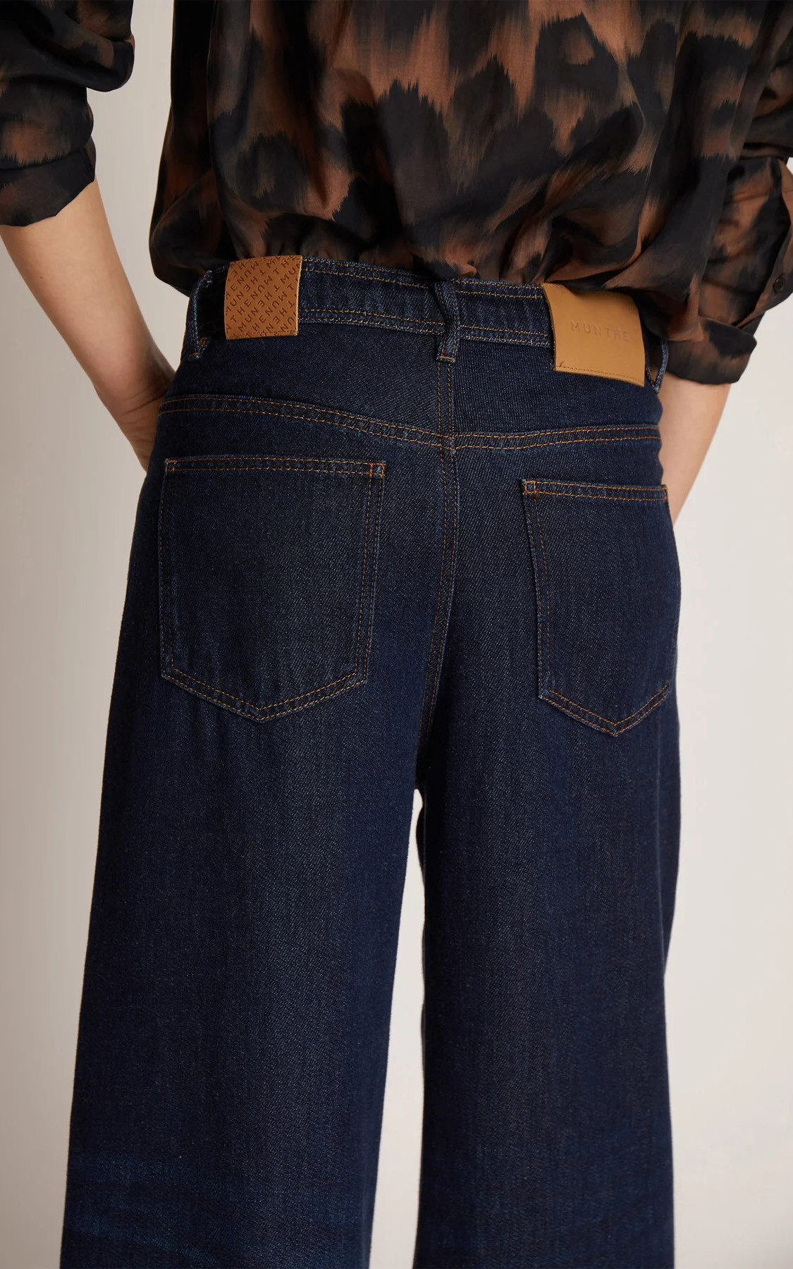 zoom in on Jeans Broek image Jeans Broek image