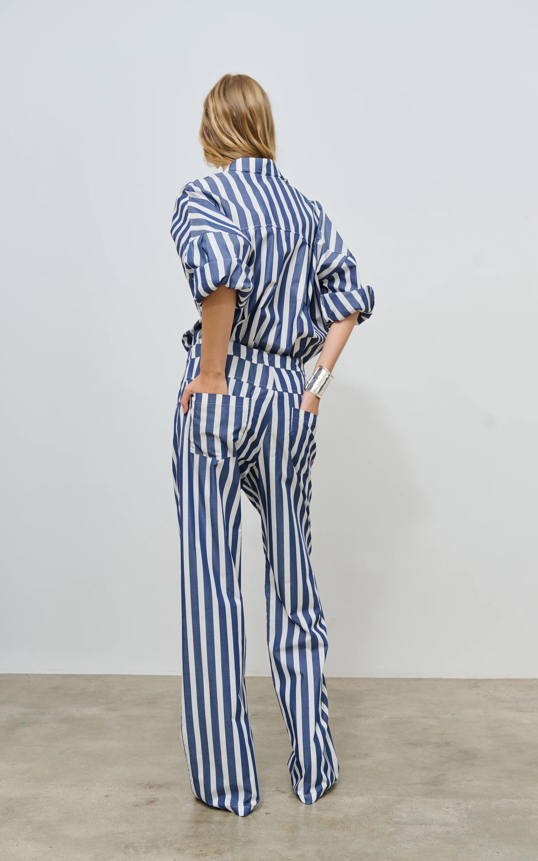 zoom in on Blauw Broek image Blauw Broek image