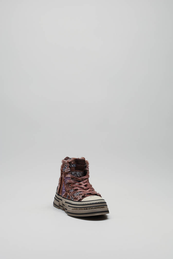 zoom in on Bruin Sneaker image Bruin Sneaker image