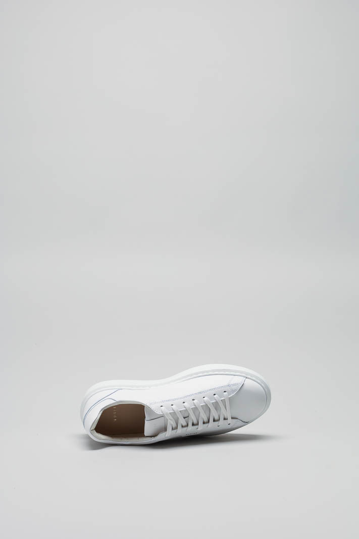 zoom in on Wit Sneaker image Wit Sneaker image