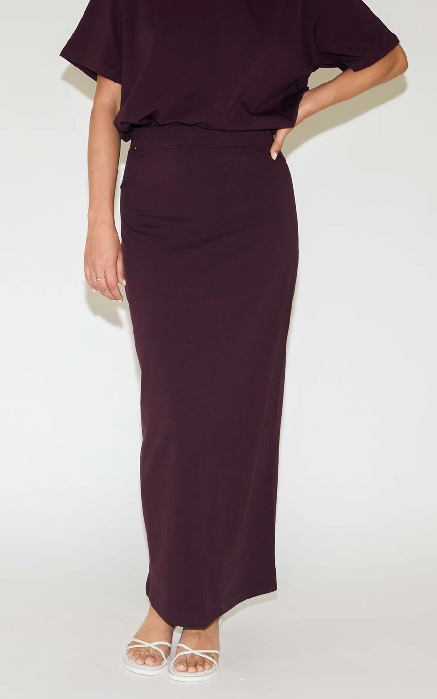 zoom in on Bordeaux Rok image Bordeaux Rok image