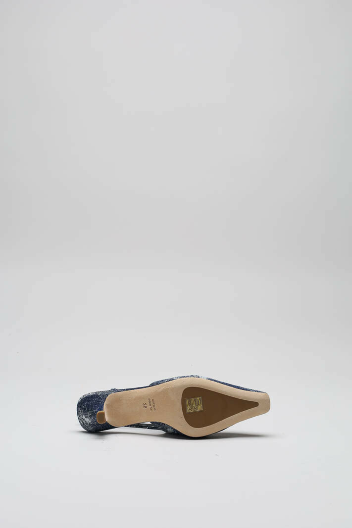 zoom in on Jeans Pump image Jeans Pump image