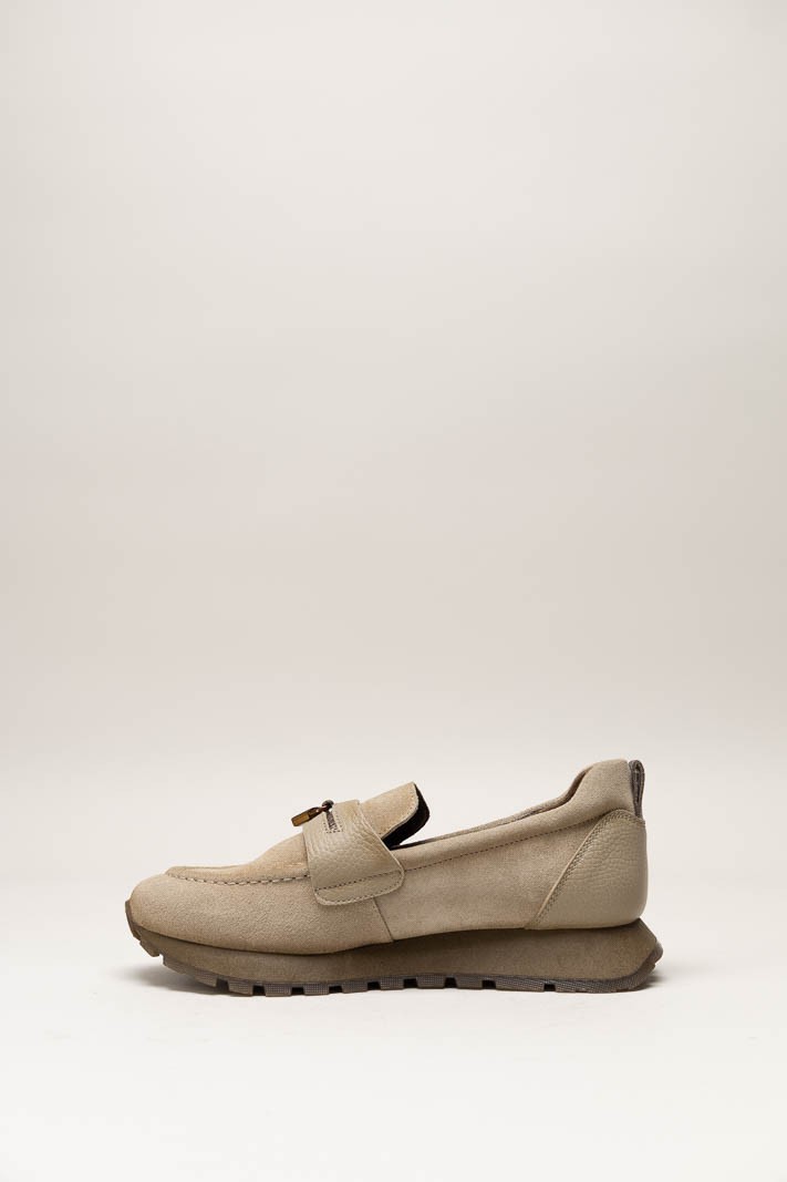 Taupe Mocassin image