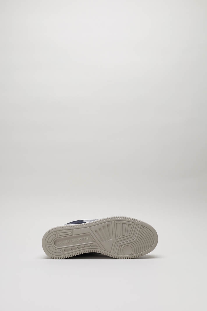 zoom in on Wit Sneaker image Wit Sneaker image