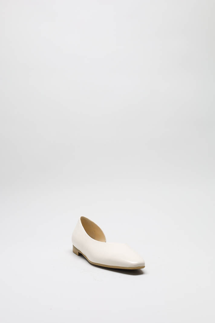 zoom in on Ecru Mocassin image Ecru Mocassin image
