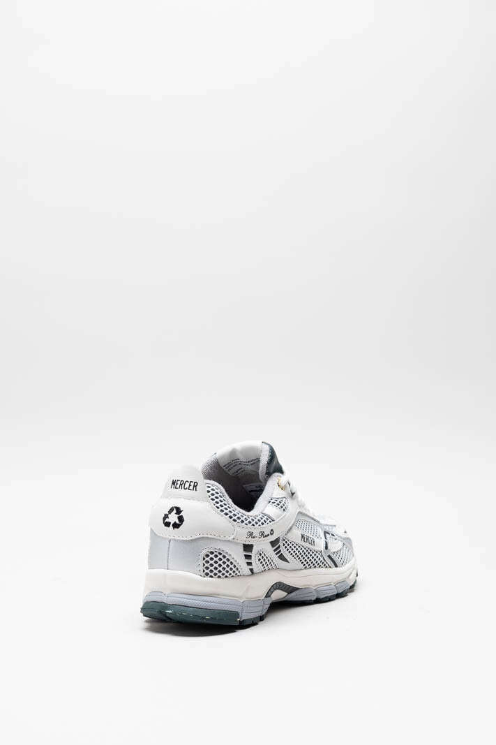 zoom in on Wit Sneaker image Wit Sneaker image