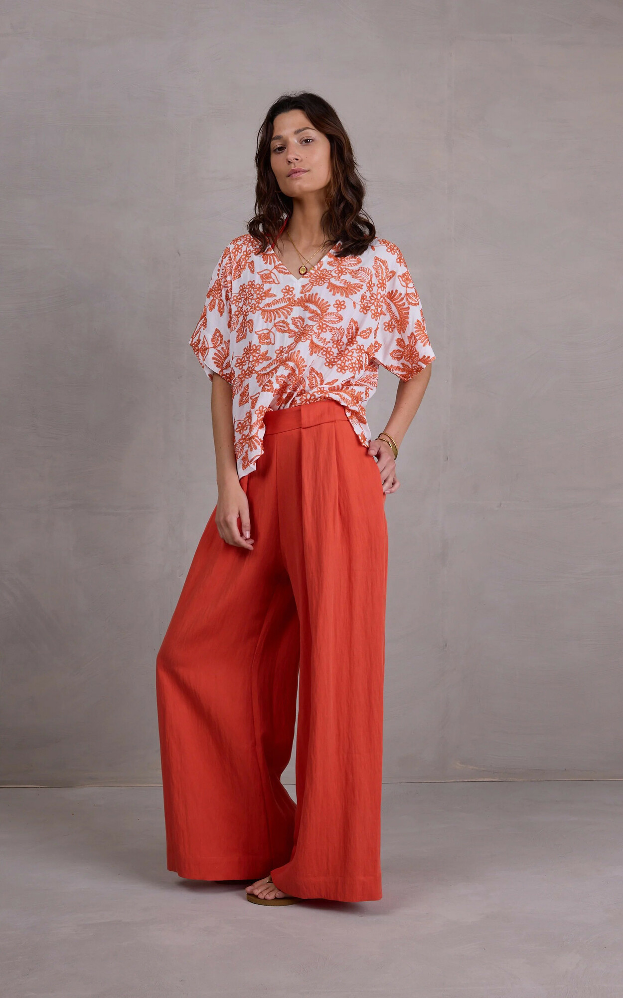 zoom in on Oranje Broek image Oranje Broek image