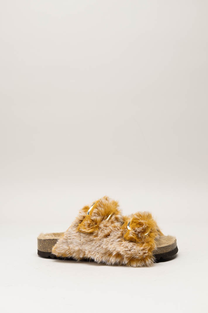 Camel Slipper