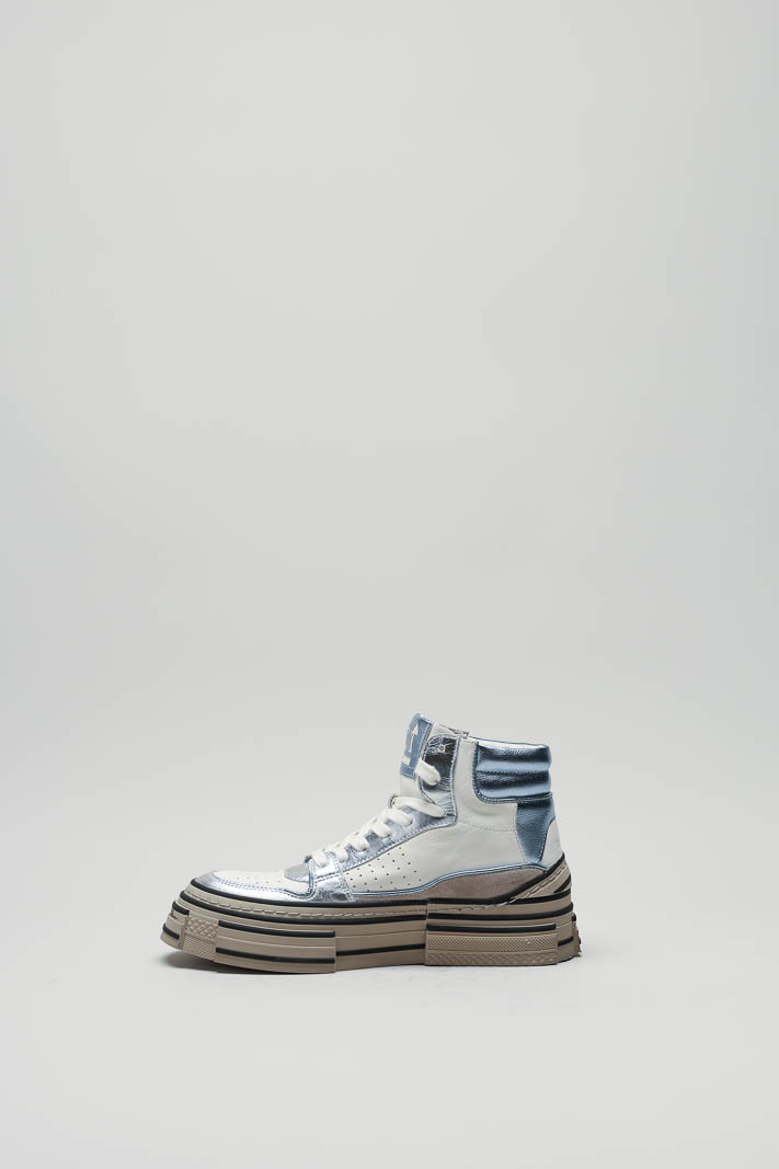 zoom in on Wit Sneaker image Wit Sneaker image