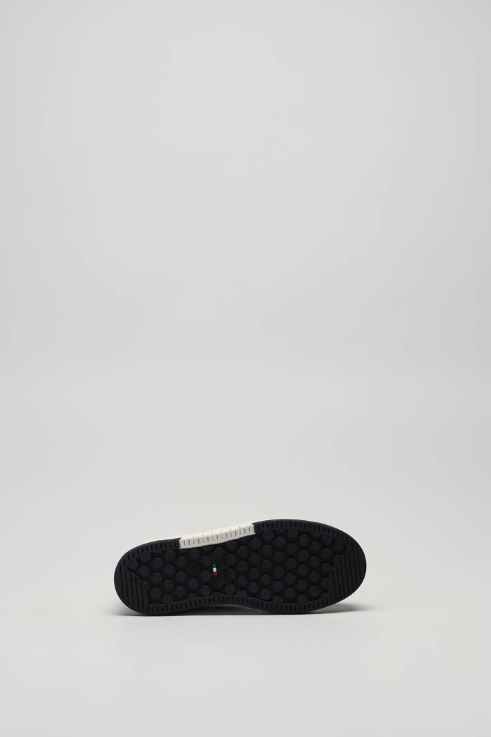 zoom in on Zwart Sneaker image Zwart Sneaker image