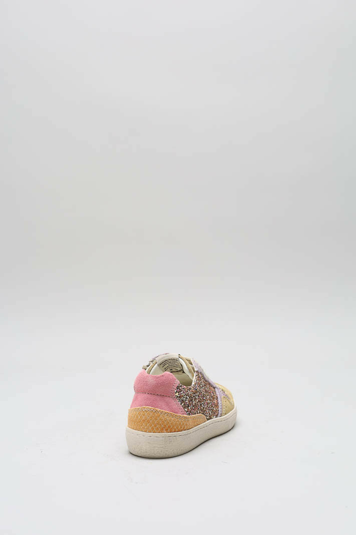 zoom in on Roze Sneaker image Roze Sneaker image