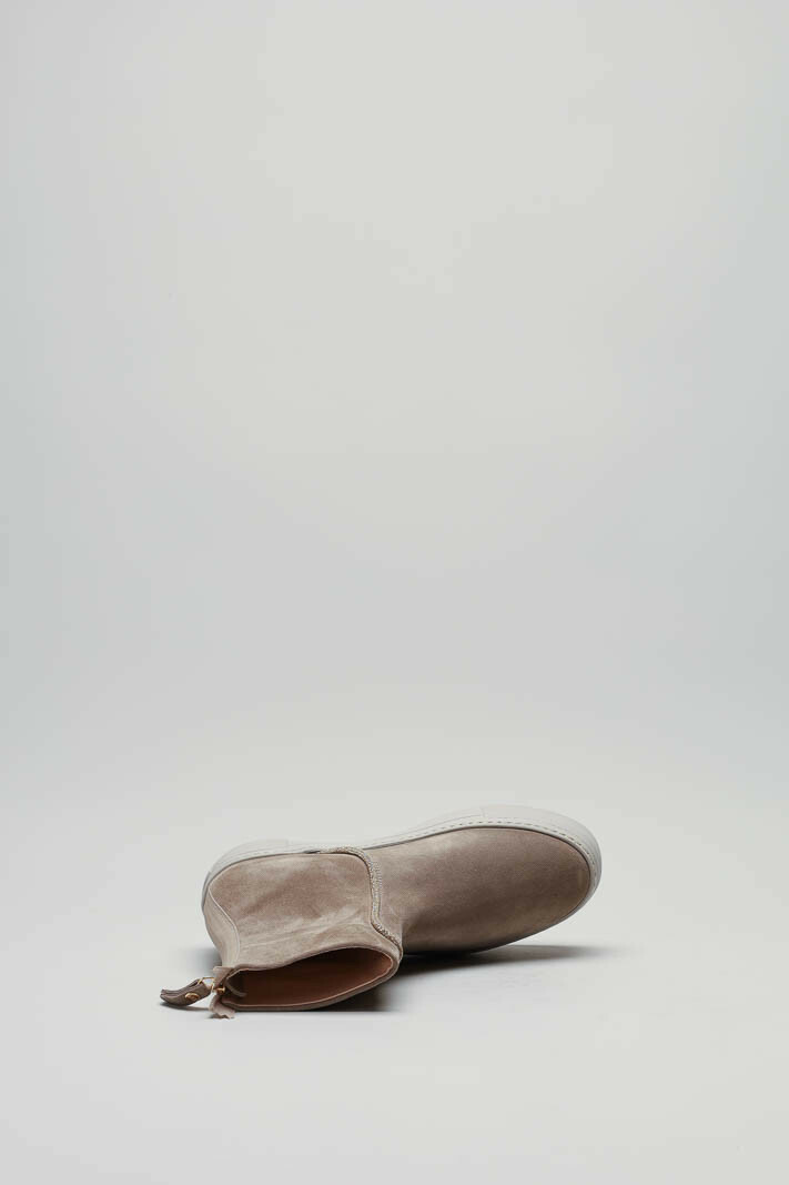zoom in on Taupe Enkellaars plat image Taupe Enkellaars plat image
