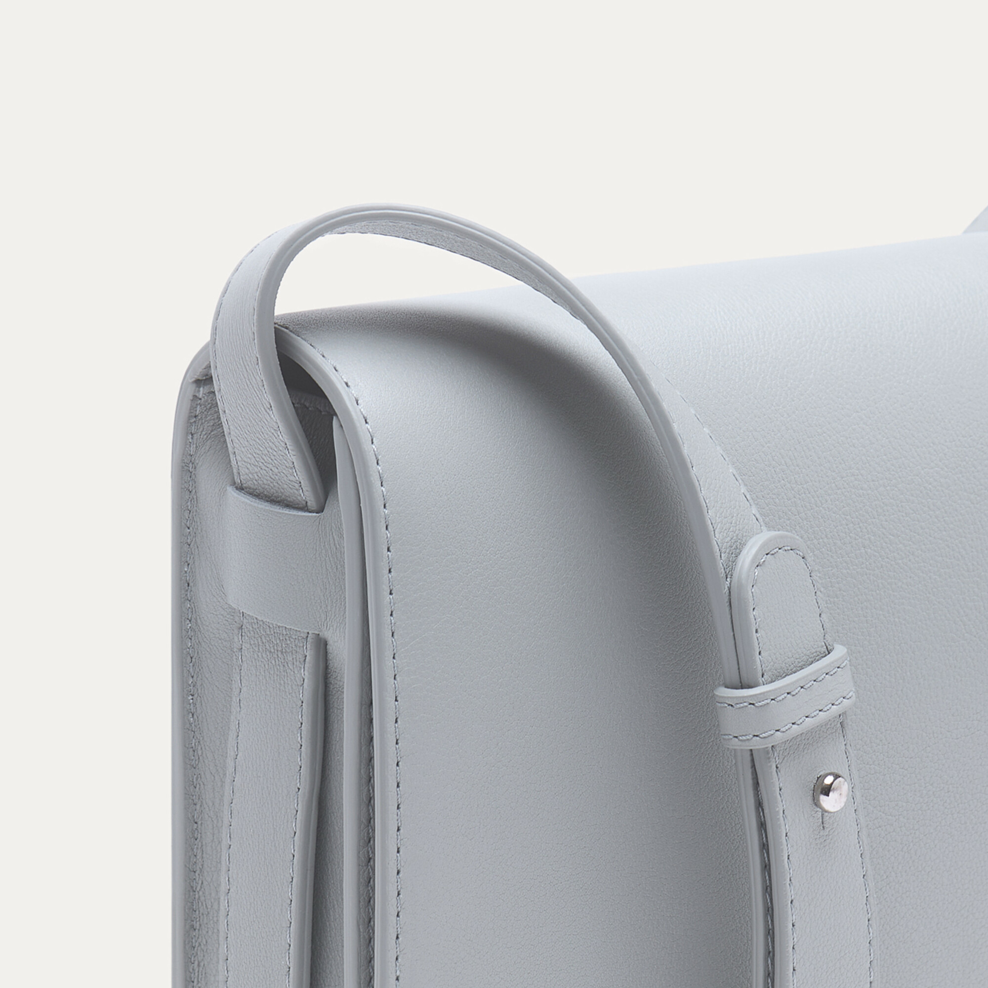 zoom in on Lichtblauw Cross body image Lichtblauw Cross body image