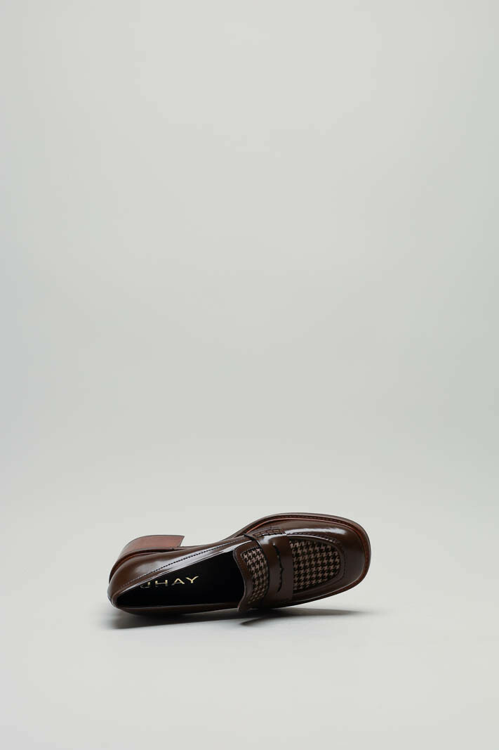 zoom in on Bruin Mocassin hak image Bruin Mocassin hak image