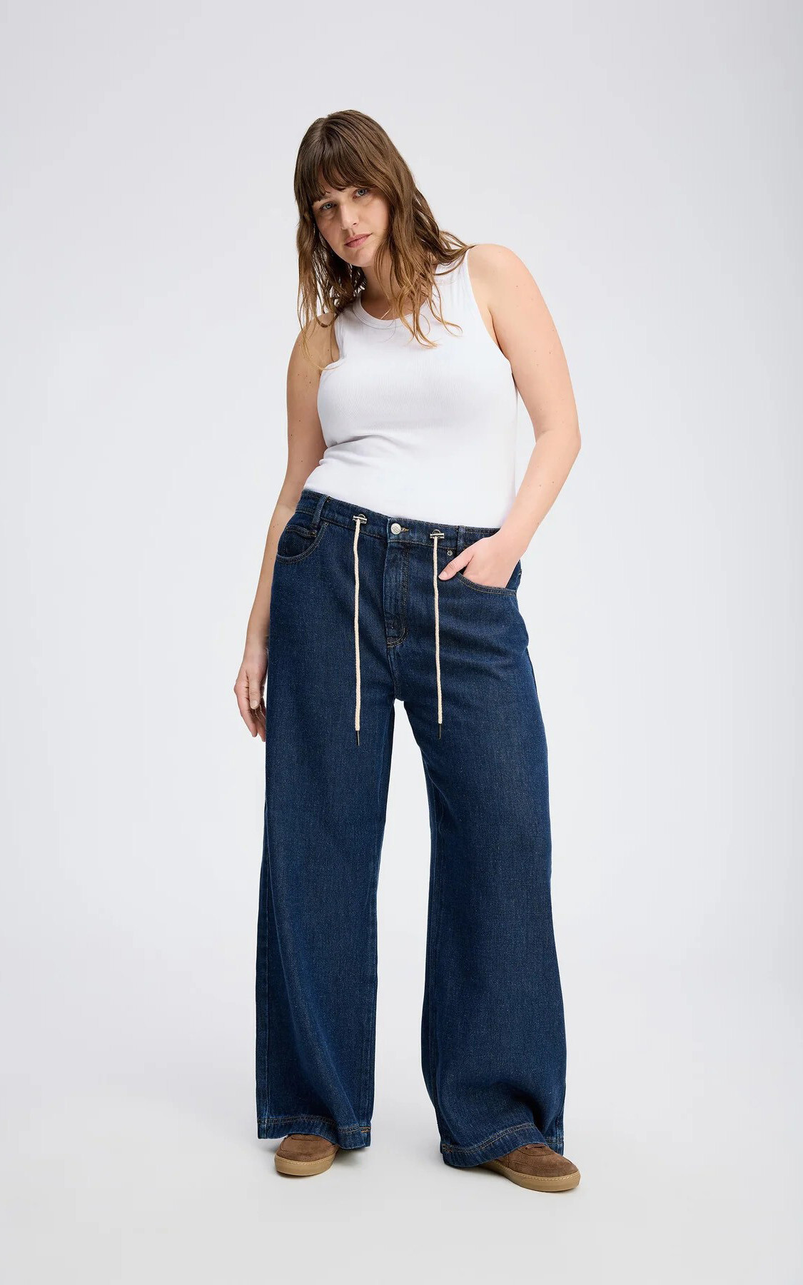 zoom in on Jeans Broek image Jeans Broek image