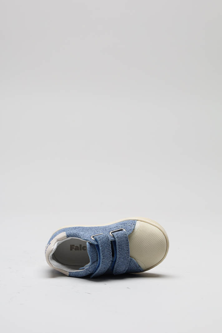 zoom in on Blauw Velcro schoen image Blauw Velcro schoen image