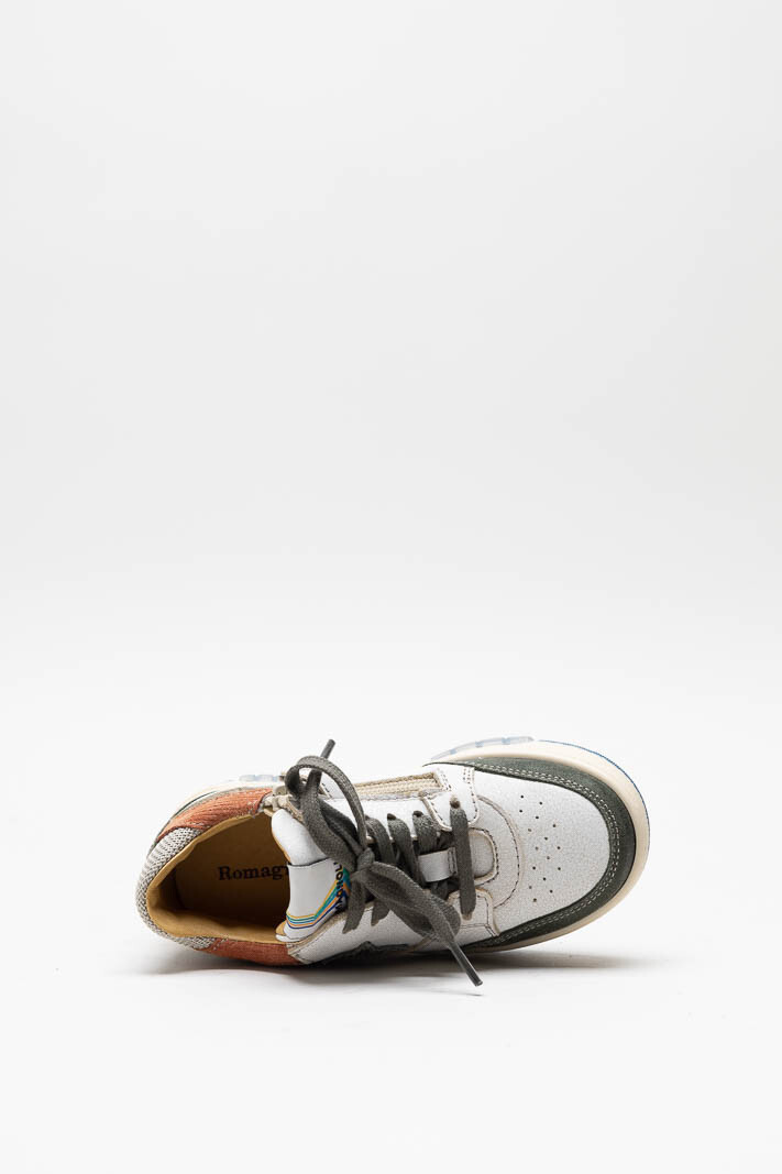 zoom in on Wit Sneaker image Wit Sneaker image