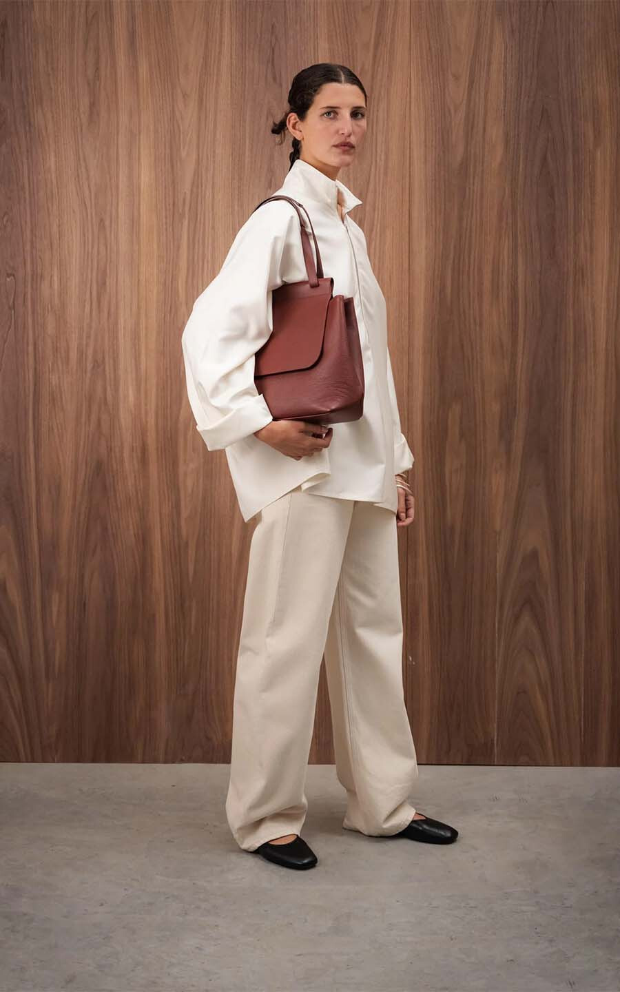 zoom in on Roestbruin Schoudertas image Roestbruin Schoudertas image